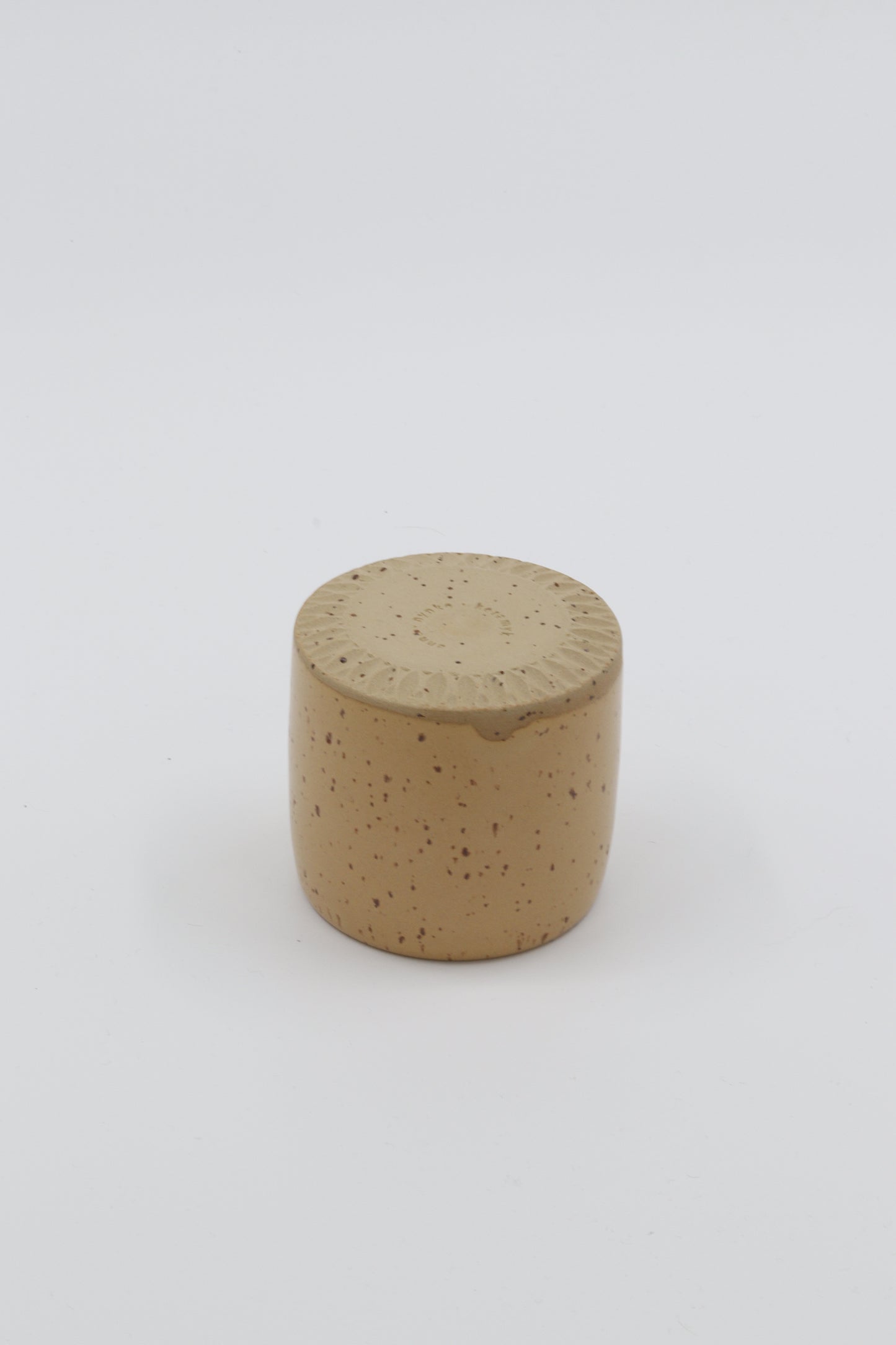 Koffiekopje oker spikkel #16