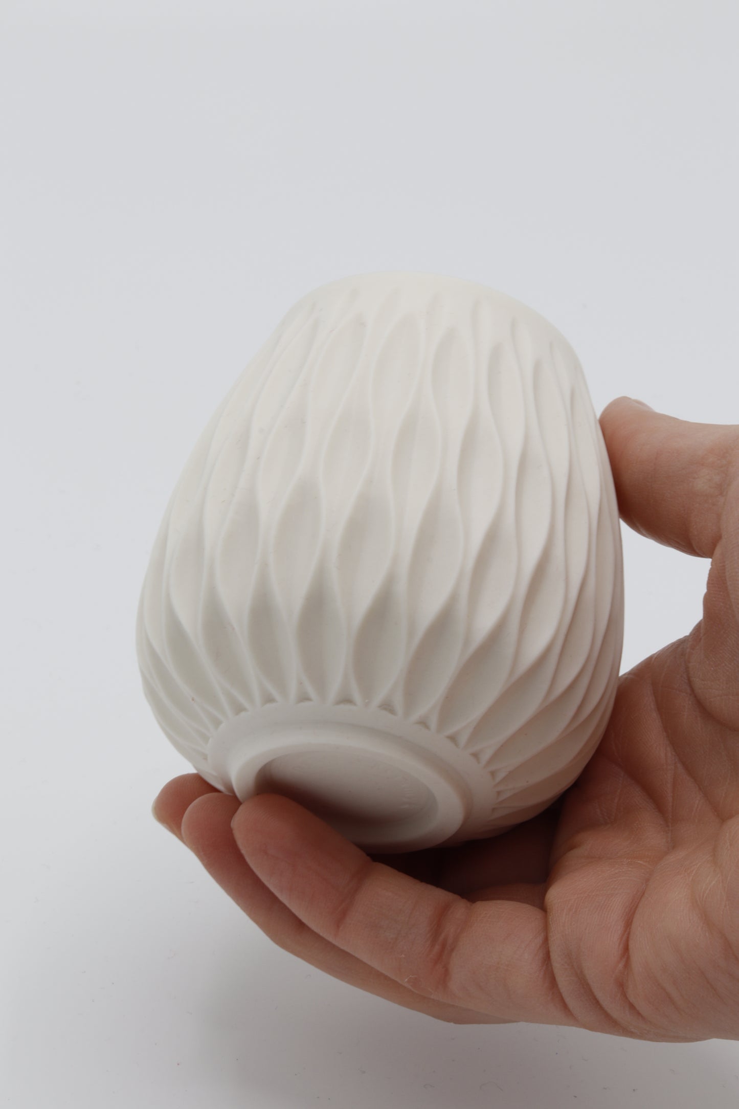 Handgedraaide porseleinen waxinelichthouder - gekerfd #41