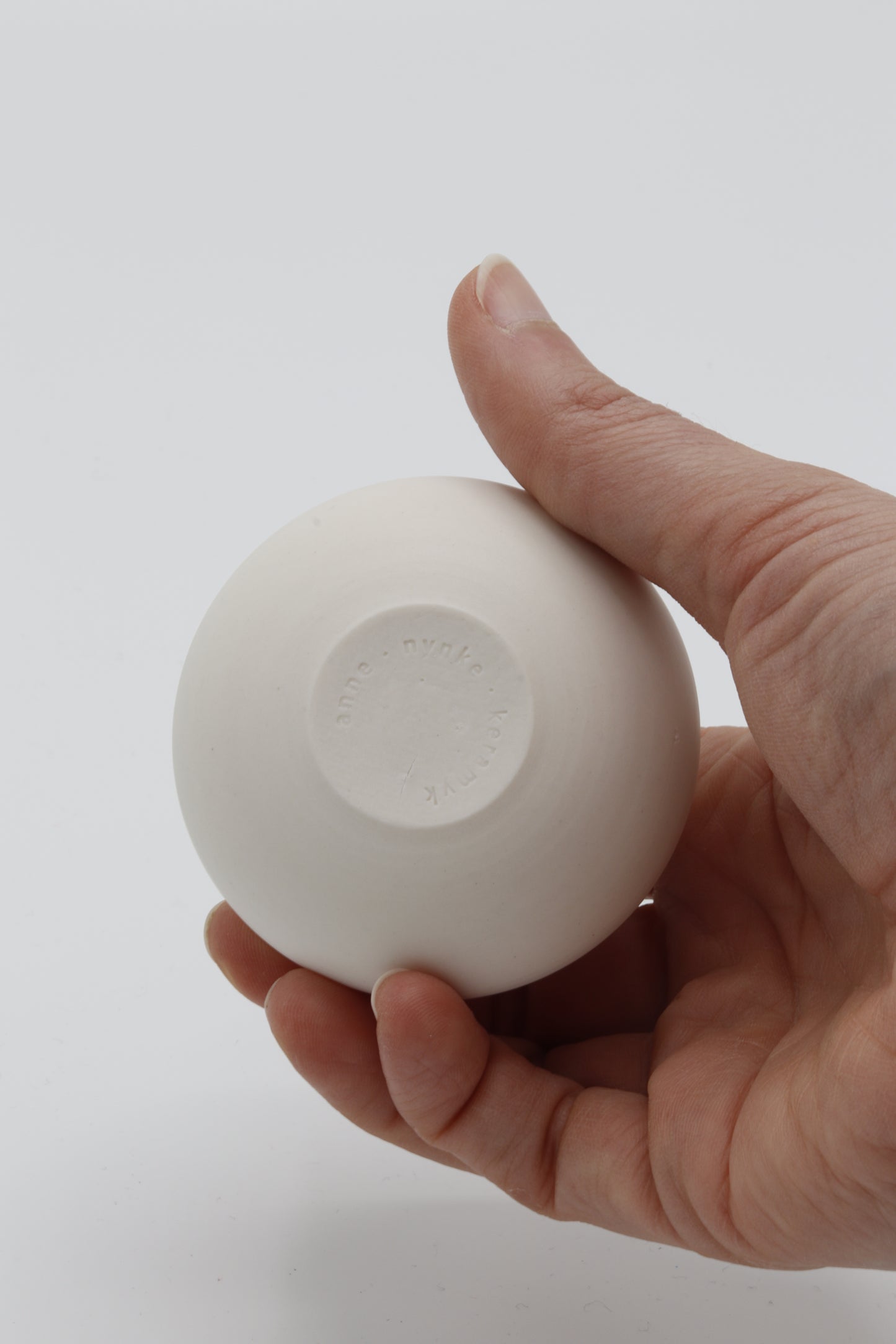 Handgedraaid porseleinen vaasje - gekerfd #50