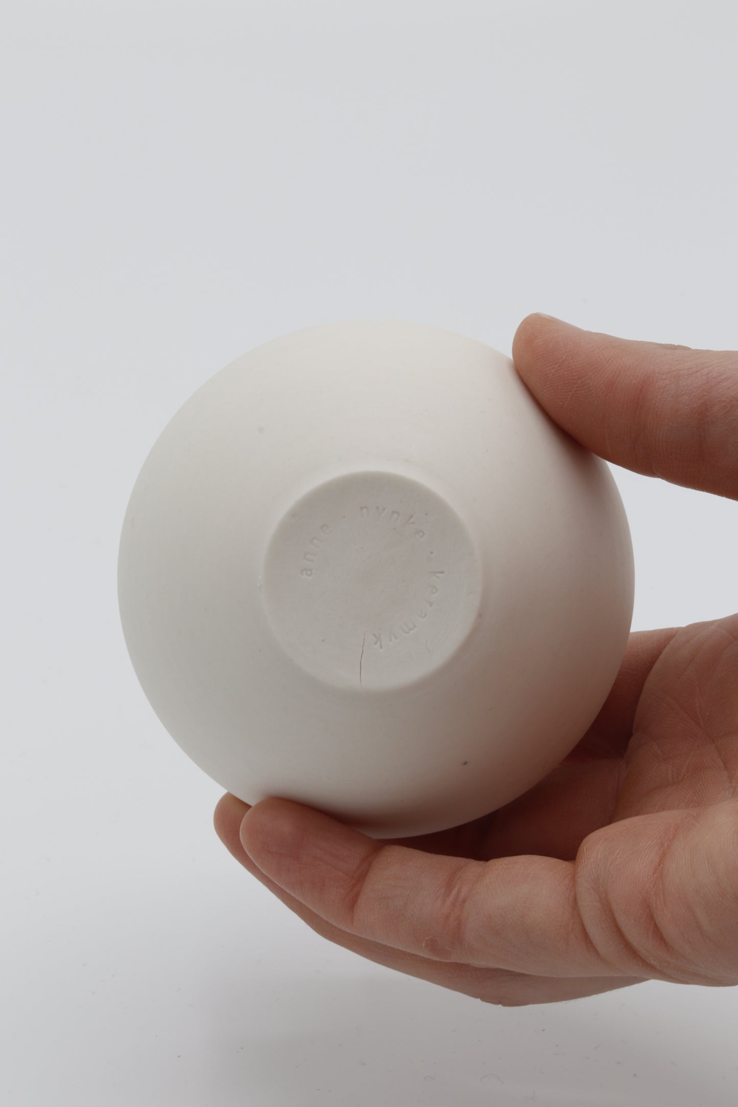 Handgedraaid porseleinen vaasje - gekerfd #55