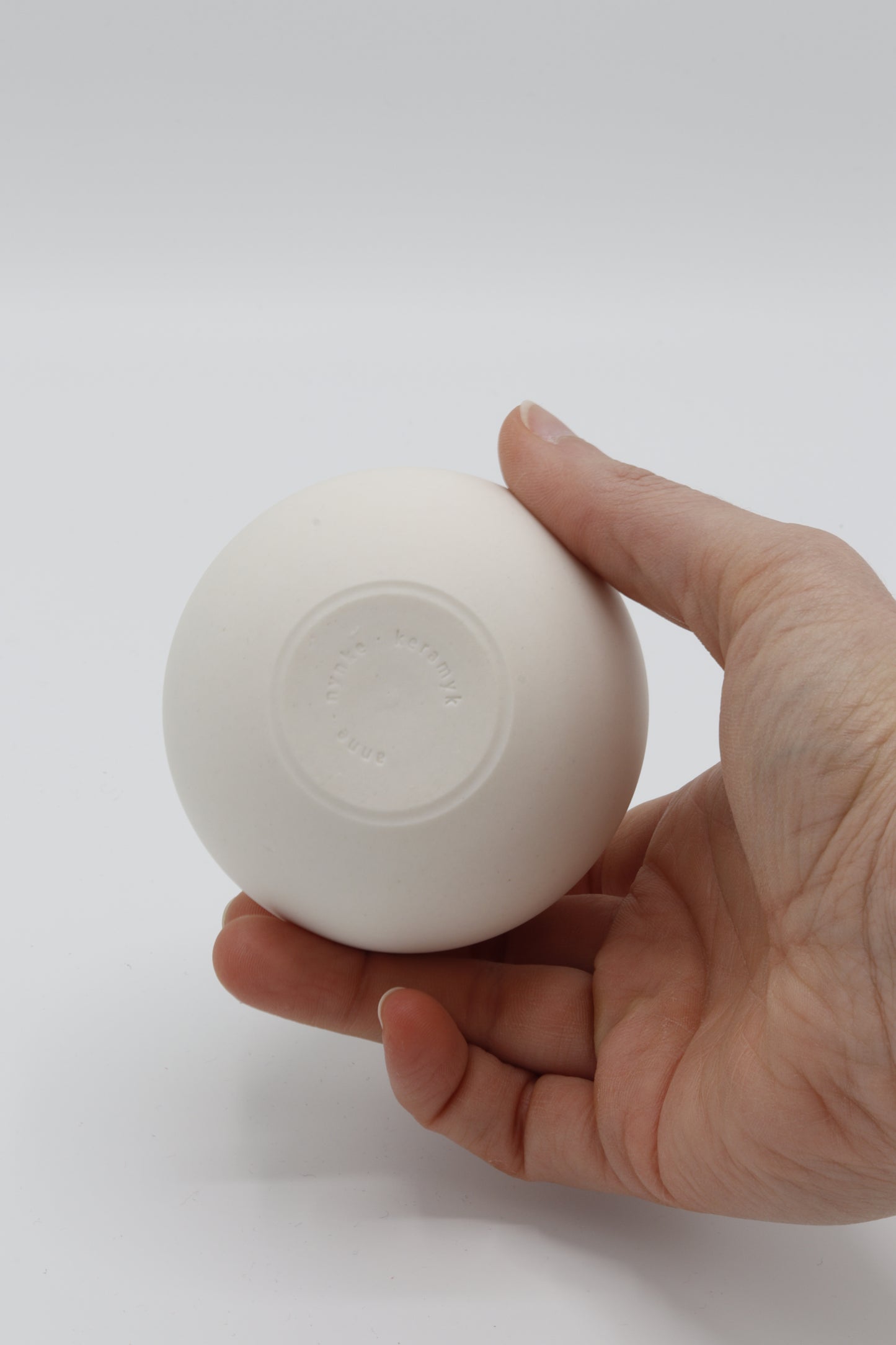 Handgedraaid porseleinen vaasje - gekerfd #61