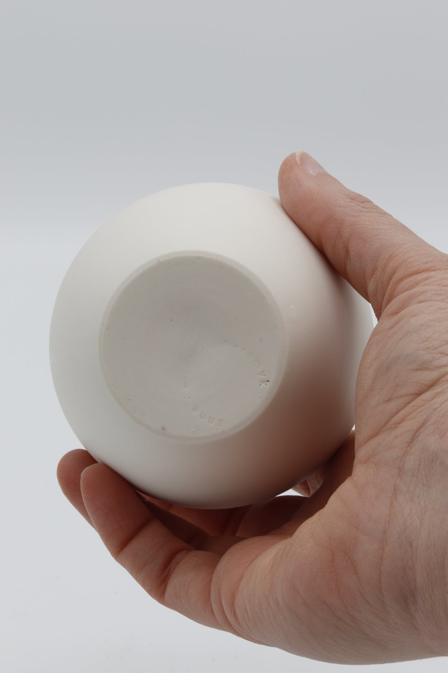 Handgedraaid porseleinen vaasje - gekerfd #65