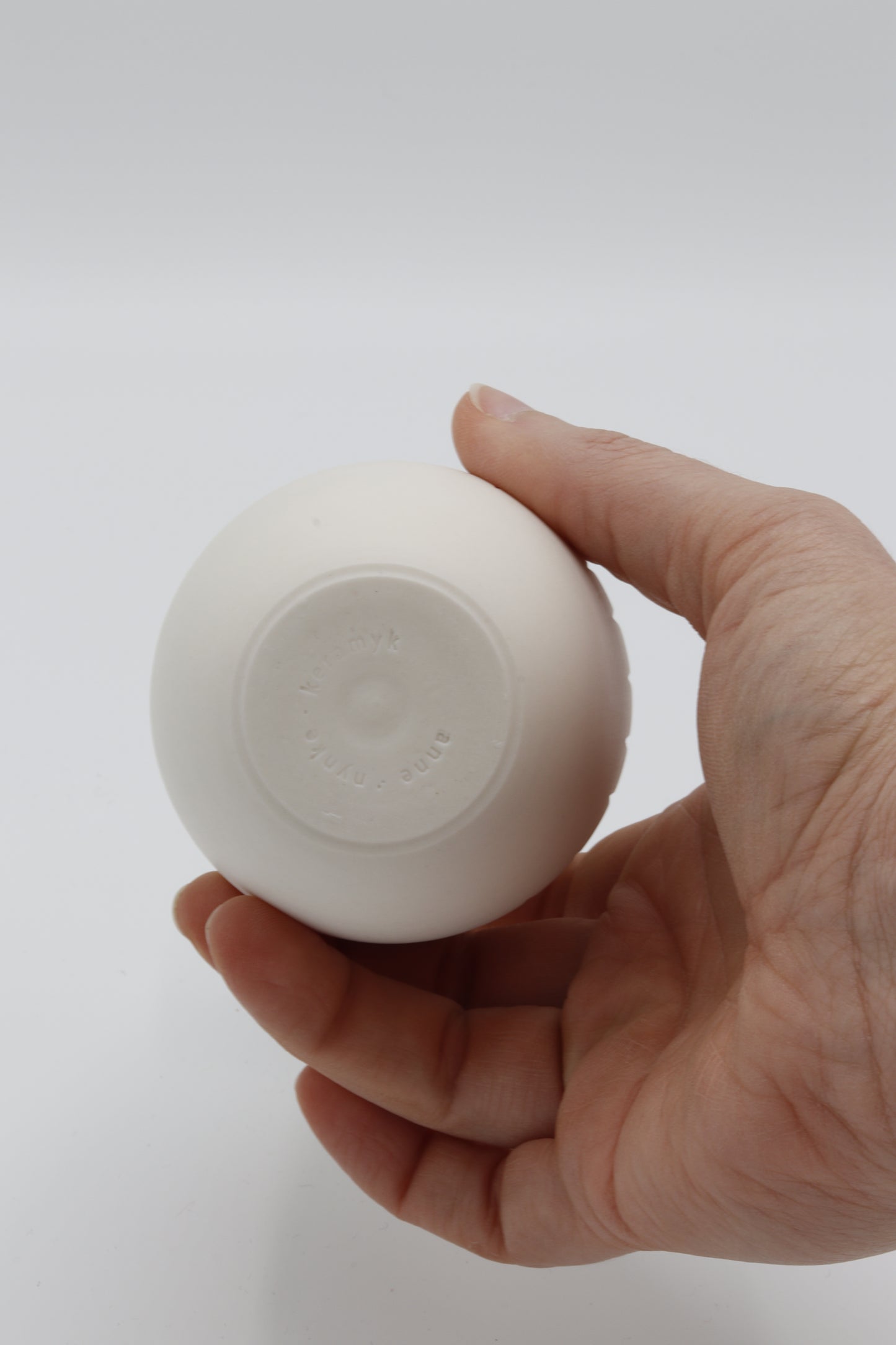 Handgedraaid porseleinen vaasje - gekerfd #67