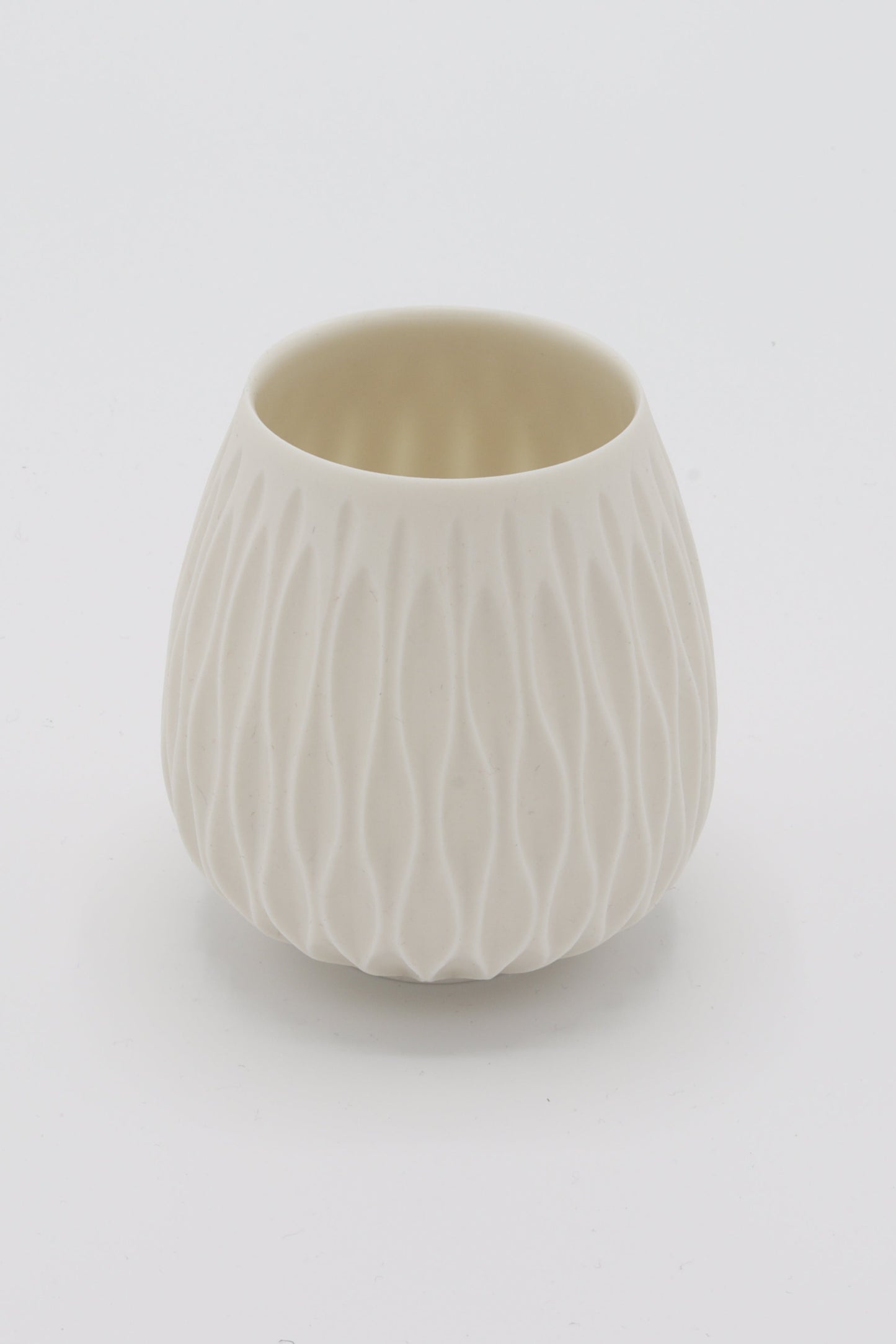 Handgedraaide porseleinen waxinelichthouder - gekerfd #41