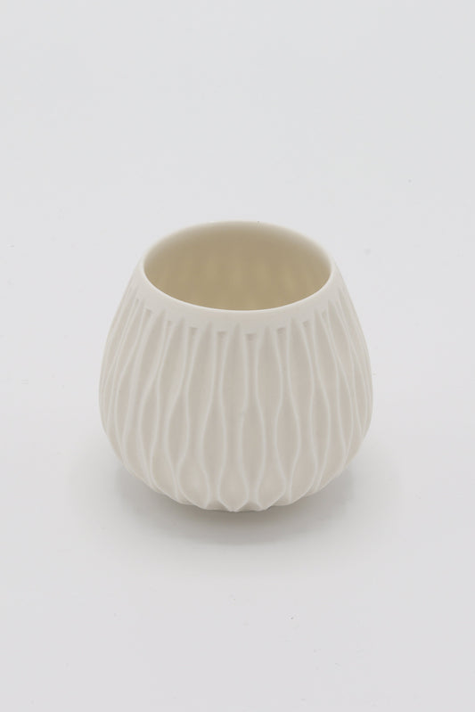 Handgedraaide porseleinen waxinelichthouder - gekerfd #43