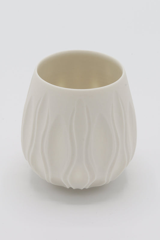 Handgedraaide porseleinen waxinelichthouder - gekerfd #44