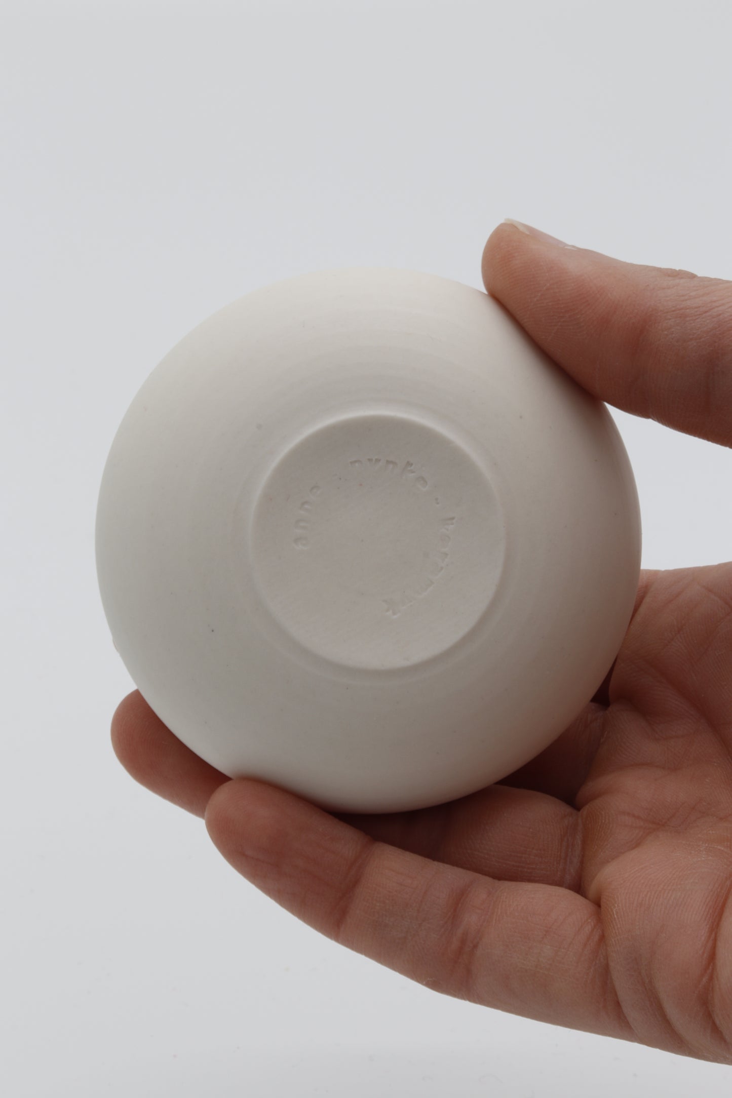 Handgedraaid porseleinen vaasje - gekerfd #51